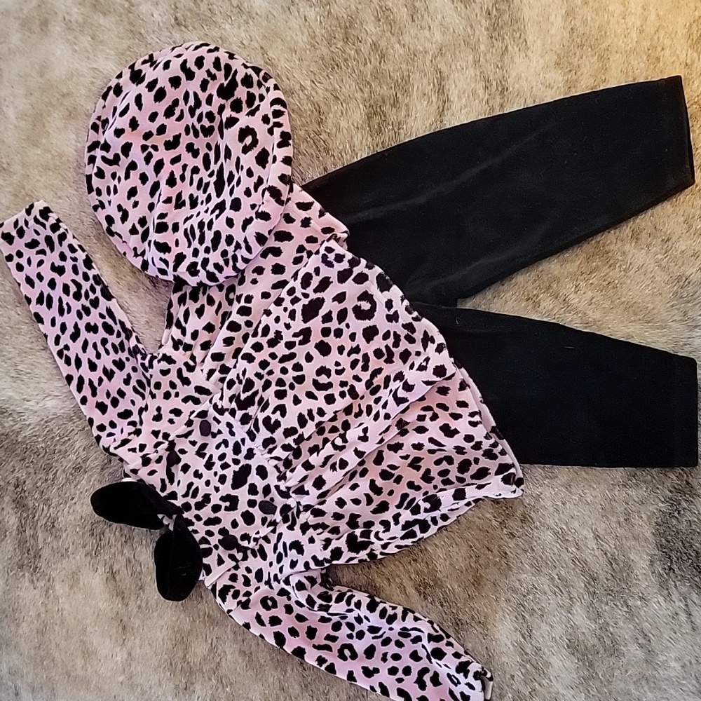 Le Top Velvet Pink / Black Leopard Outfit w/ Hat